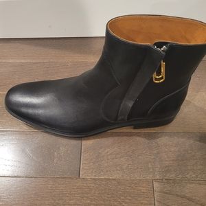New in Box Off-White Chelsea Zip Black Boots Size 44